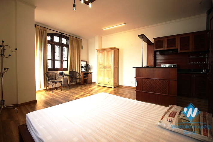 A coz studio with lake view on Nam Trang street, Truc Bach area